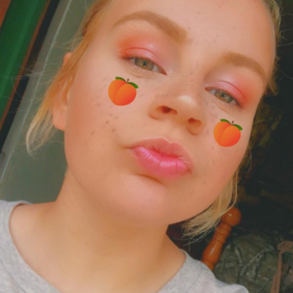 Meet your Posher, Stefanie - Picture 1 of 1